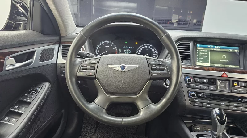 Hyundai Genesis
