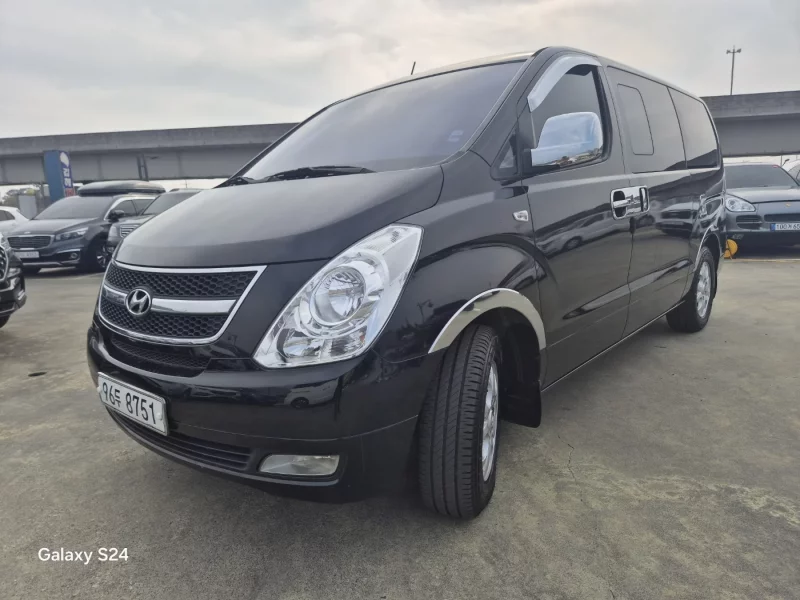 Hyundai Starex