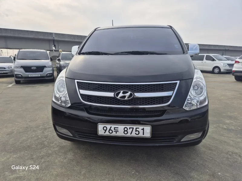 Hyundai Starex