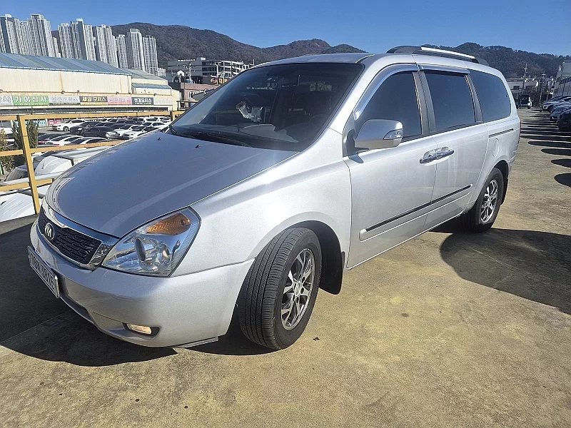 Kia Carnival