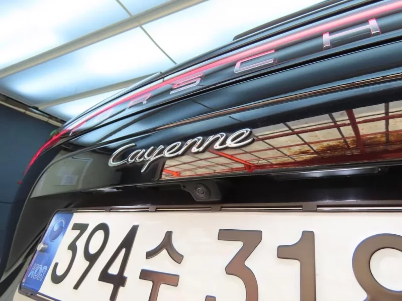Porsche CAYENNE