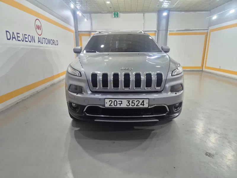 Jeep CHEROKEE