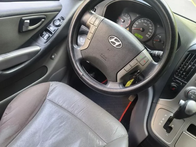 Hyundai Grand Starex
