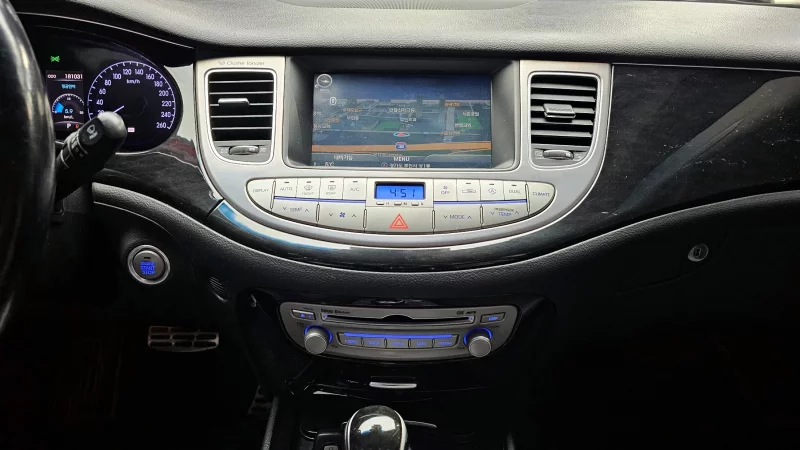 Hyundai Genesis