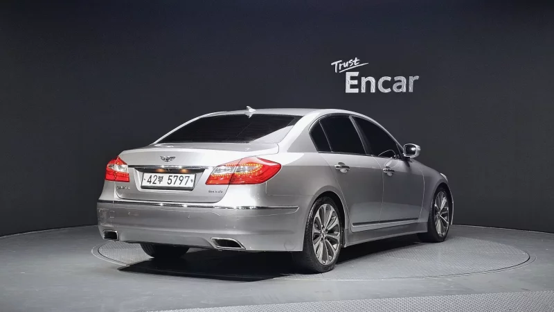 Hyundai Genesis