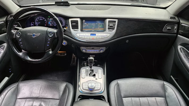 Hyundai Genesis