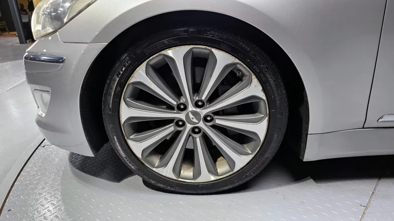 Hyundai Genesis