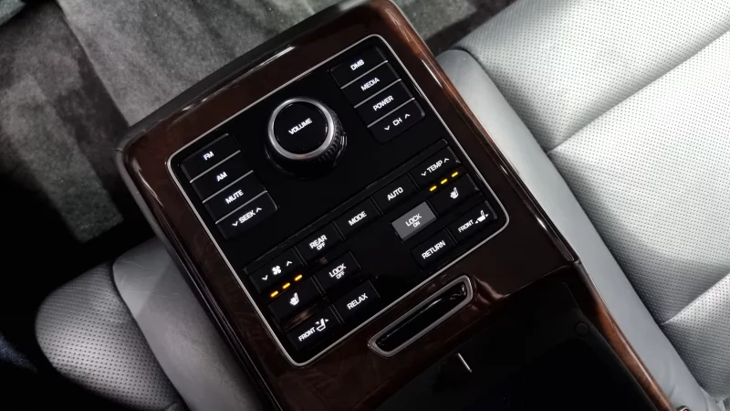 Hyundai Equus