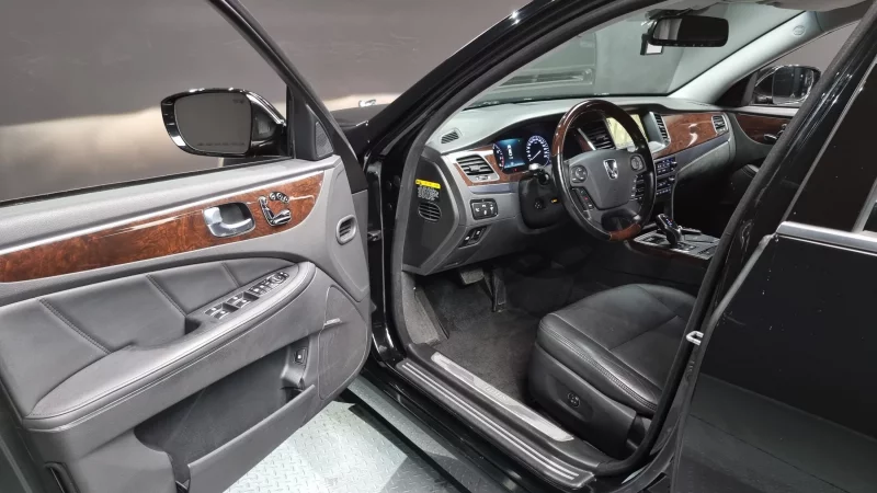 Hyundai Equus