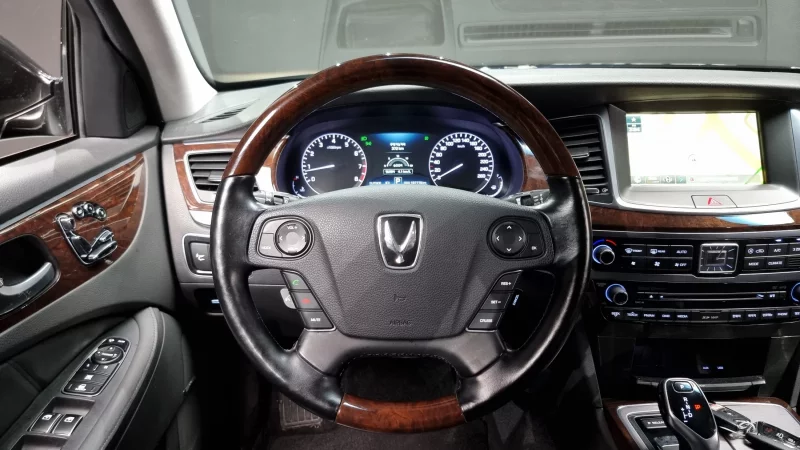 Hyundai Equus