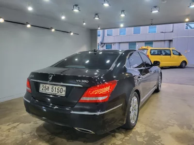 Hyundai Equus