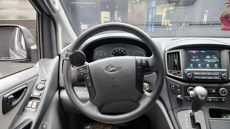 Hyundai Starex