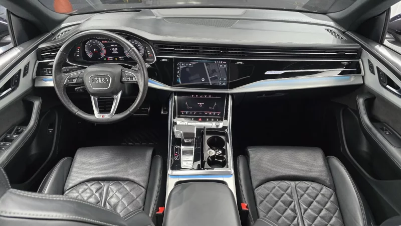 Audi Q8