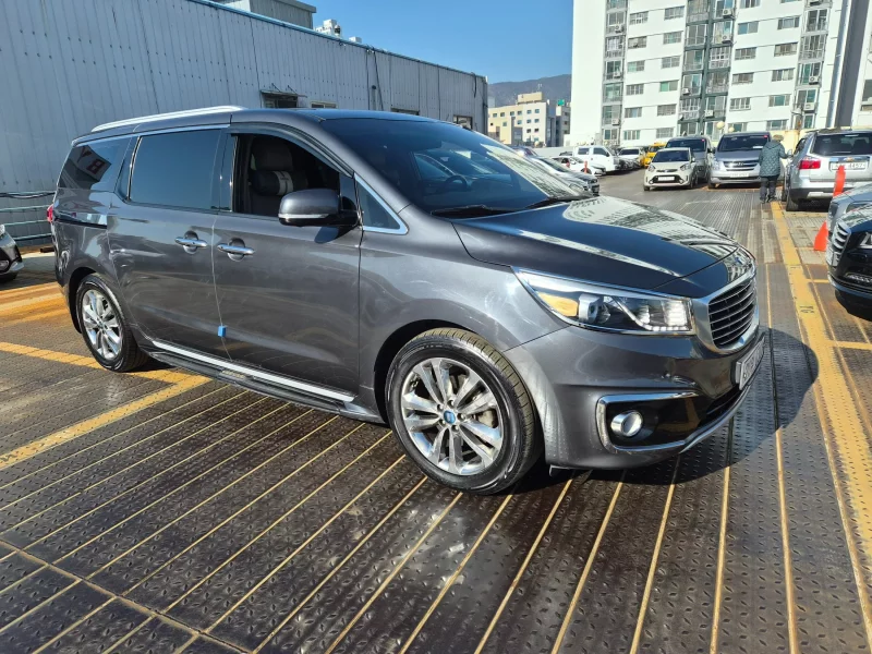 Kia Carnival