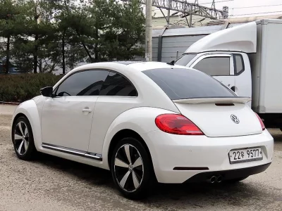 Volkswagen BEETLE
