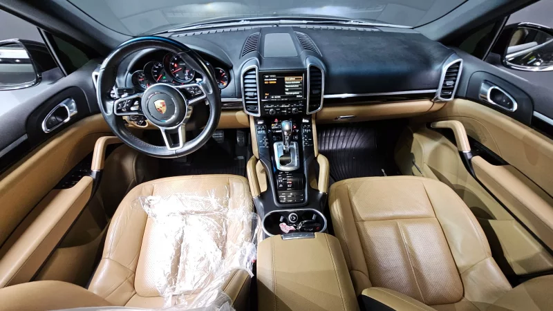 Porsche CAYENNE