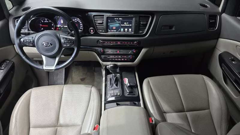 Kia Carnival