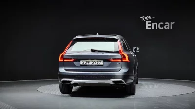 Volvo V90
