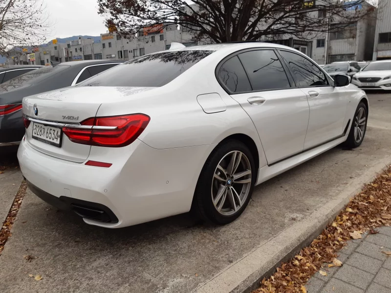 BMW 7-Series