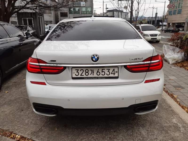 BMW 7-Series