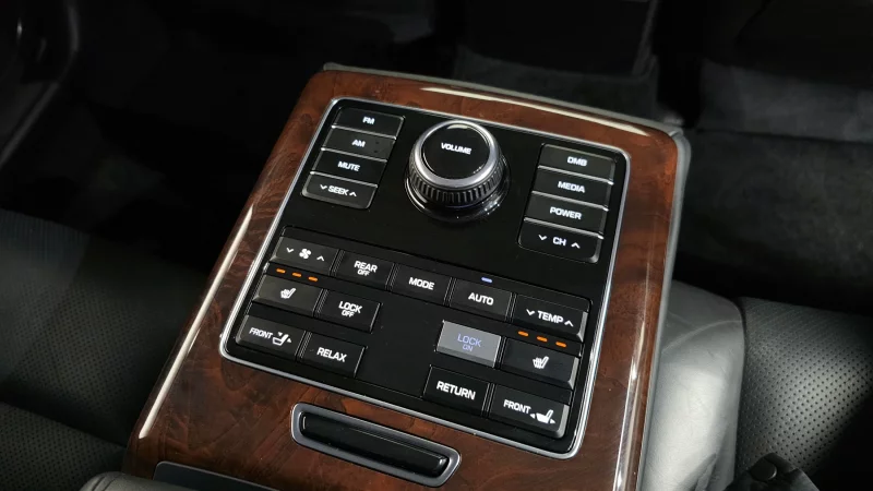 Hyundai Equus