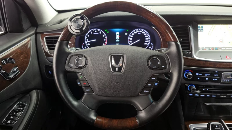 Hyundai Equus