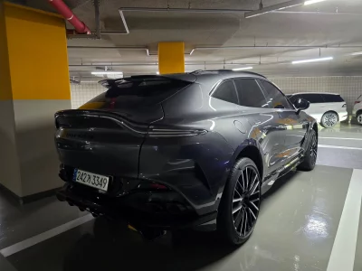 Aston Martin DBX