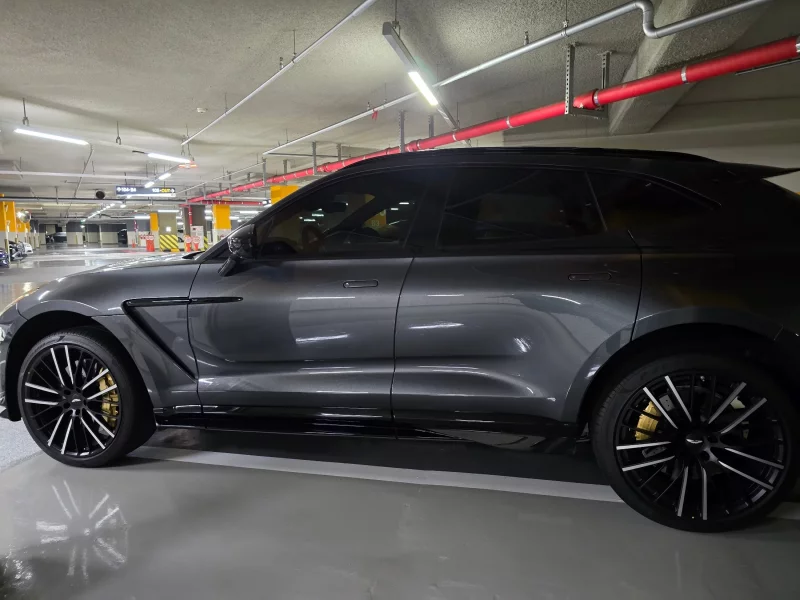Aston Martin DBX