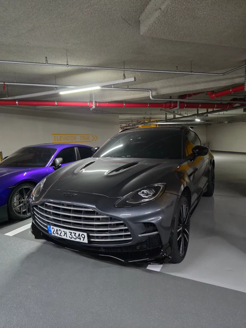 Aston Martin DBX
