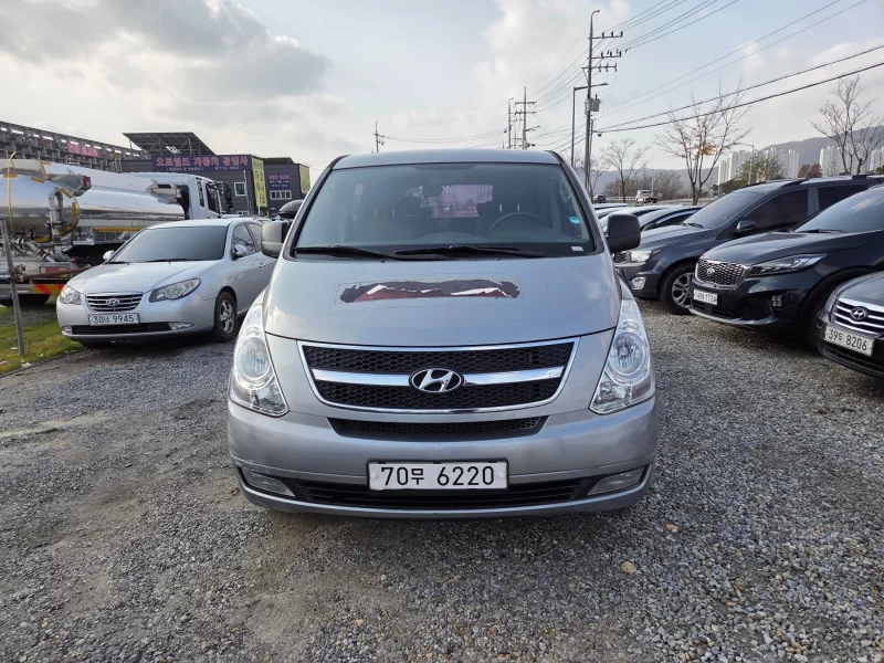 Hyundai Starex