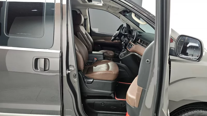 Hyundai Starex