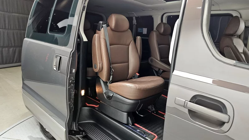 Hyundai Starex