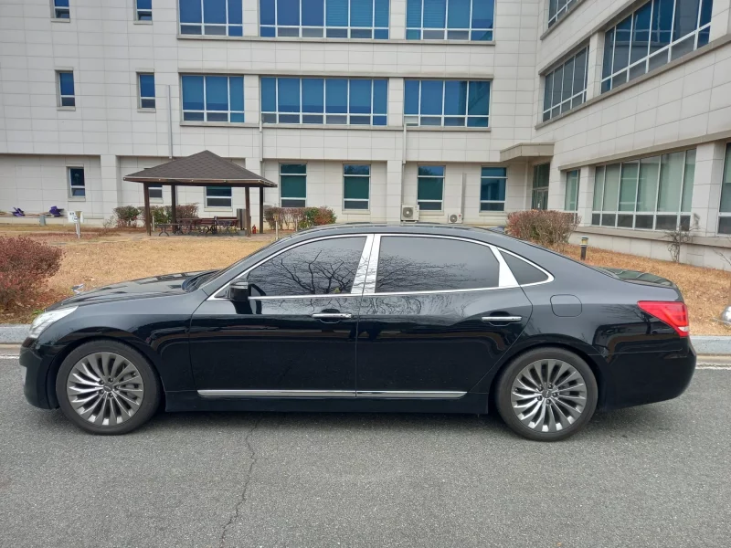 Hyundai Equus