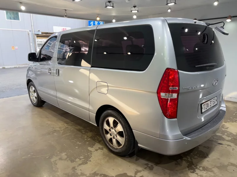Hyundai Starex