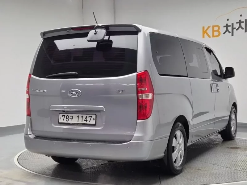 Hyundai Starex