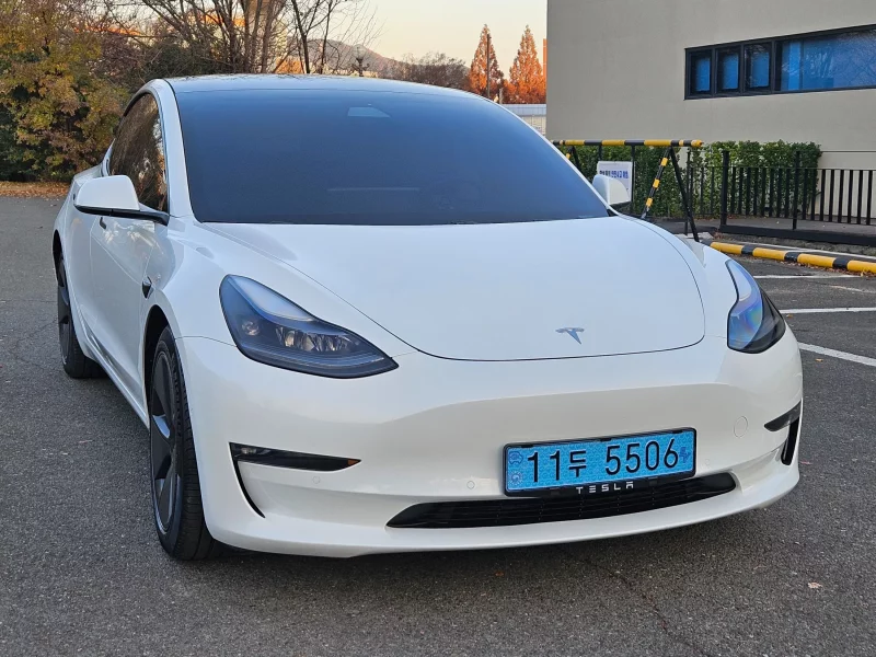 Tesla MODEL 3