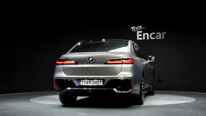BMW 7-Series