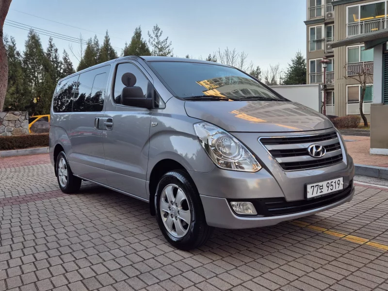 Hyundai Starex