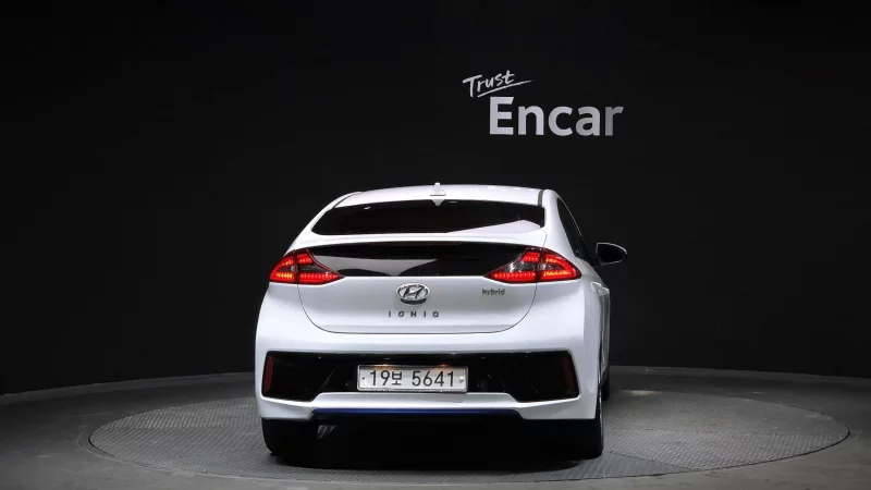Hyundai Ioniq