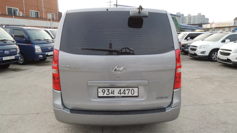 Hyundai Starex