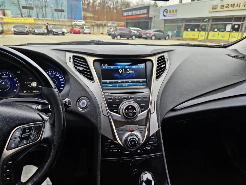 Hyundai Grandeur