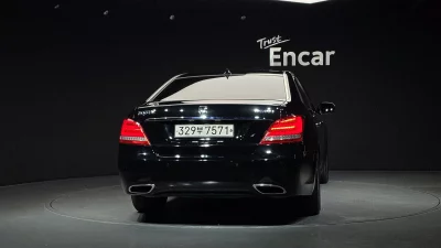 Hyundai Equus