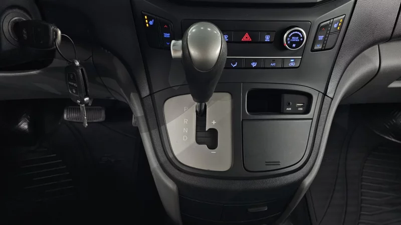 Hyundai Starex