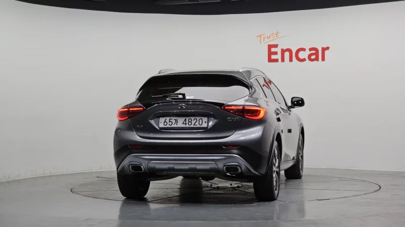 Infiniti QX30