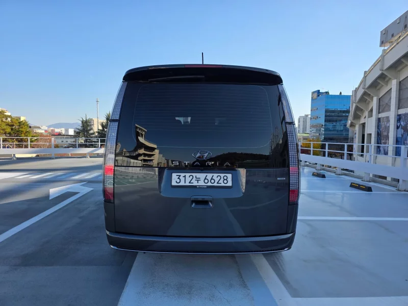 Hyundai Staria