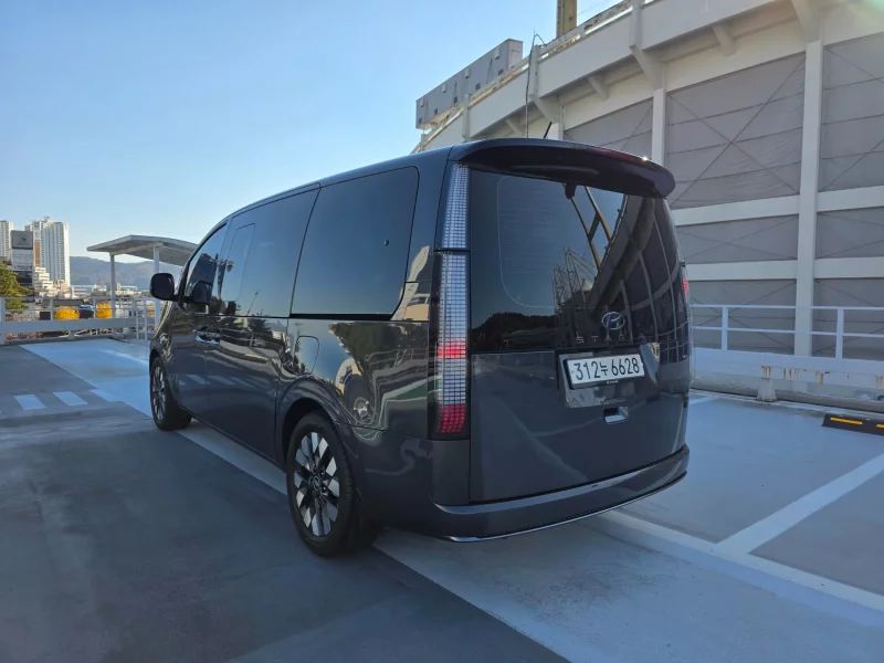 Hyundai Staria
