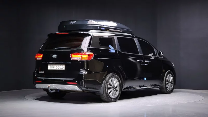 Kia Carnival