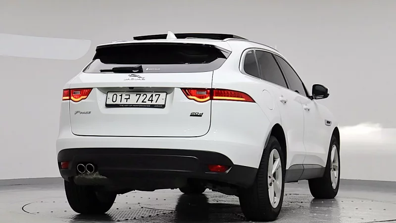 Jaguar F-PACE