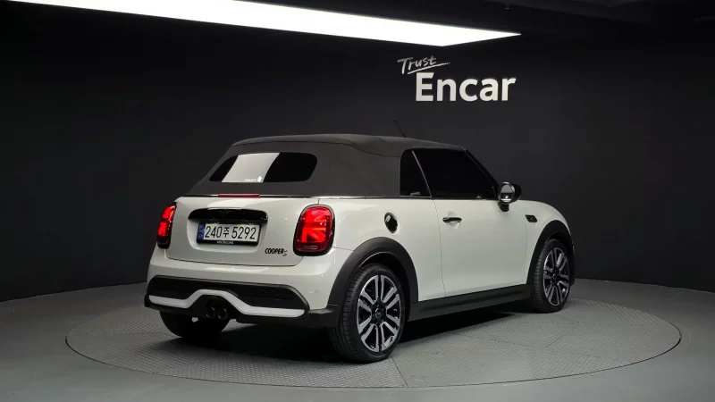 MINI Cooper Convertible