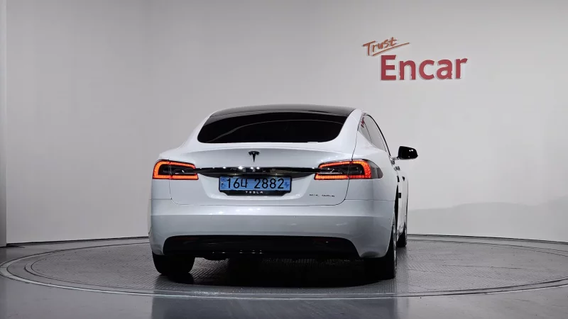 Tesla MODEL S